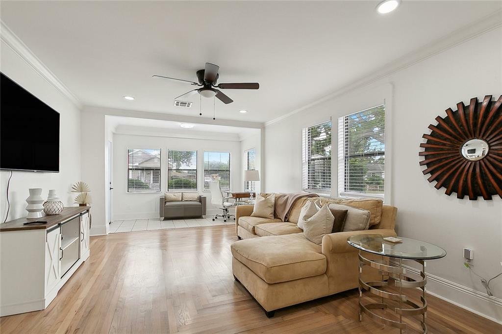 Property Photo: 801 West Drive LA 70094