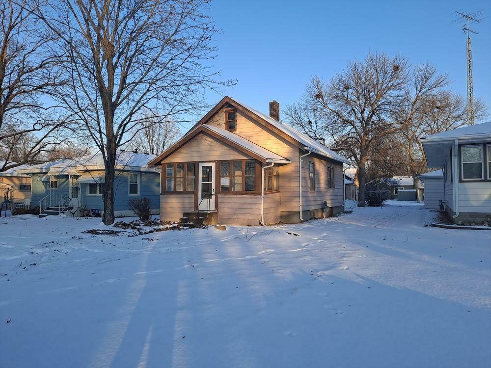 Property Photo:  910 35th Avenue N  MN 56303 