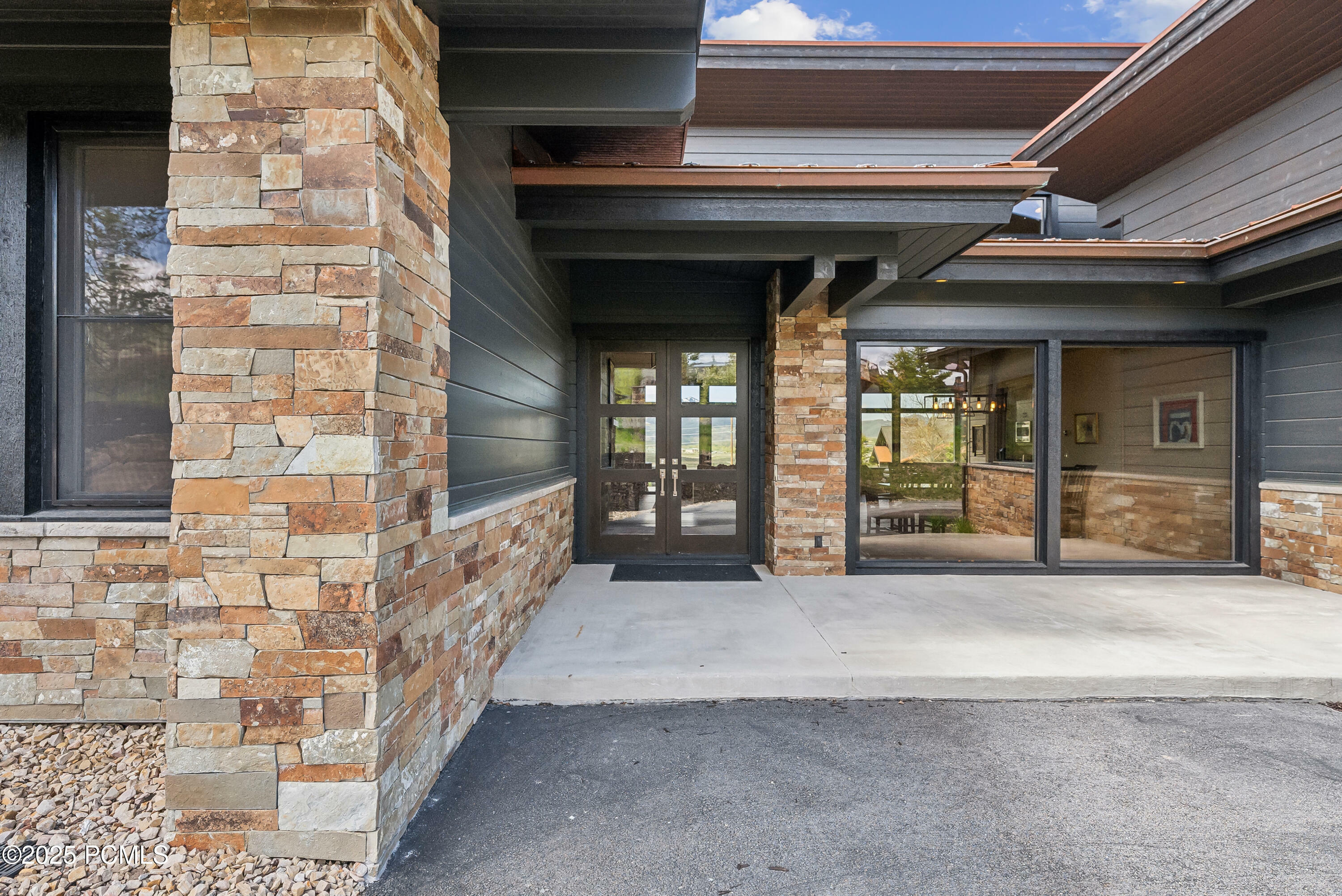 Property Photo: 5895 Dakota Trail Trail UT 84098