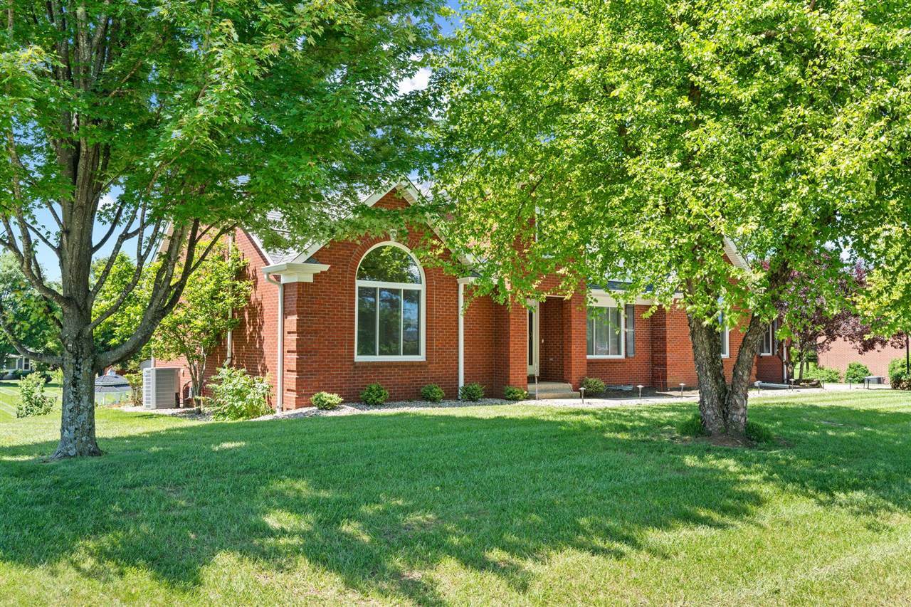 Property Photo: 126 Deep Springs Drive KY 40004