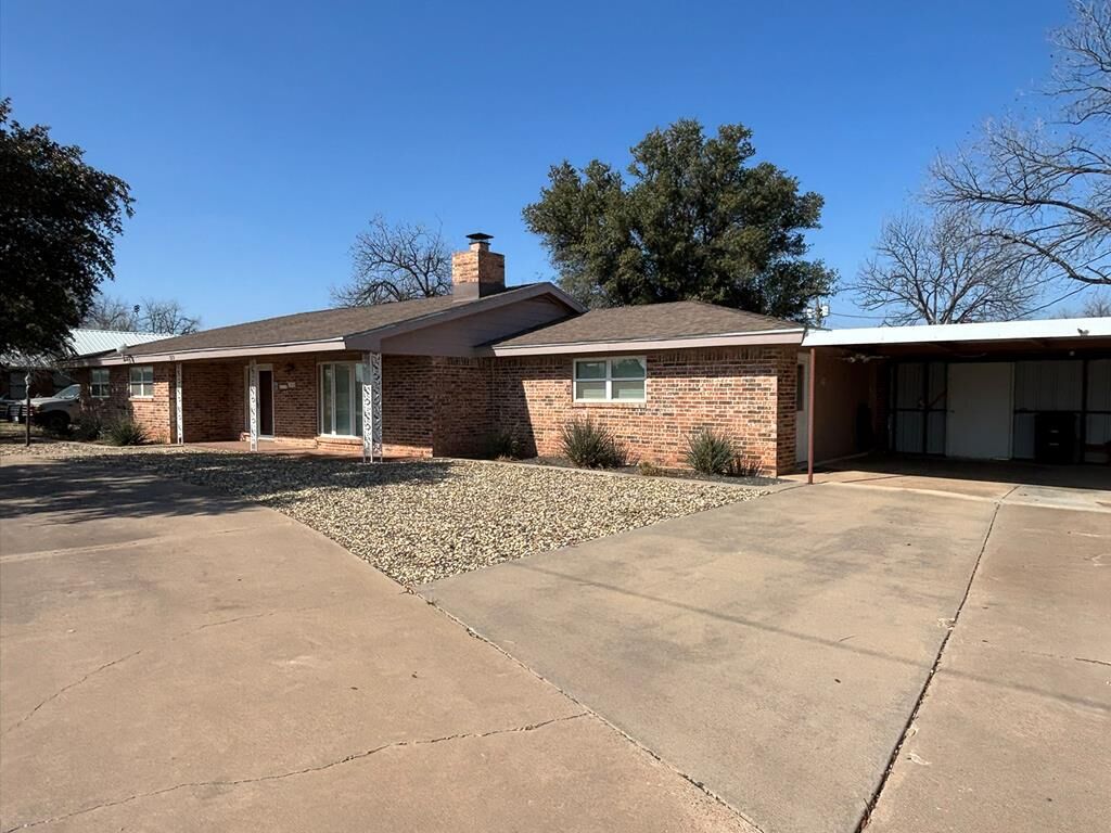 Property Photo: 312 W Main St TX 76933