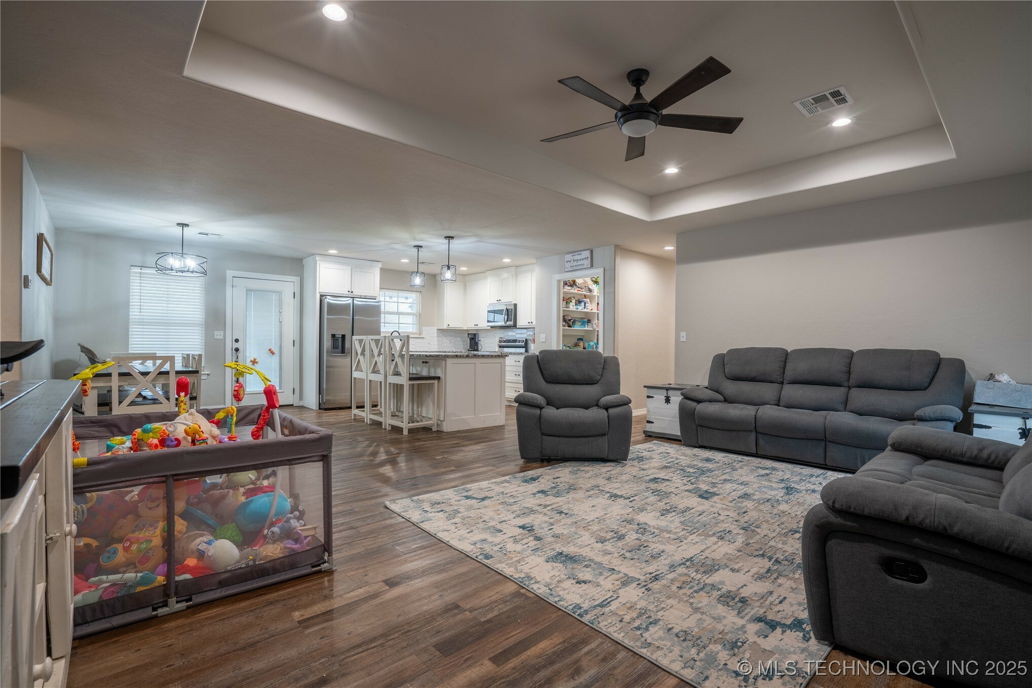 Property Photo:  5949 S Julian Boulevard  OK 74403 