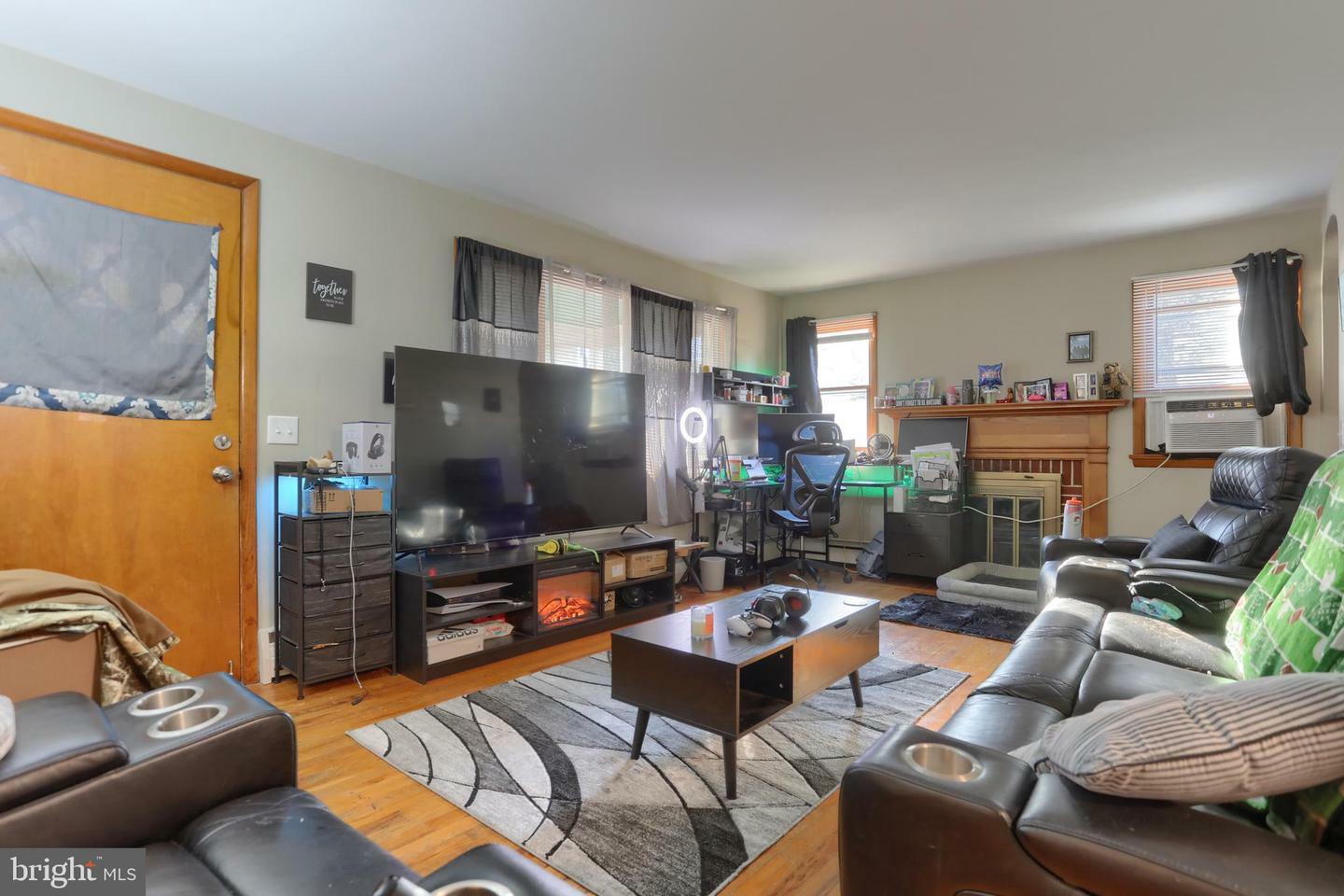 Property Photo:  901 Laurel Street  PA 17046 