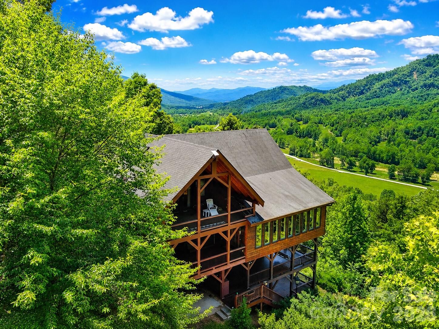 Property Photo: 60 E Valley View Drive NC 28752
