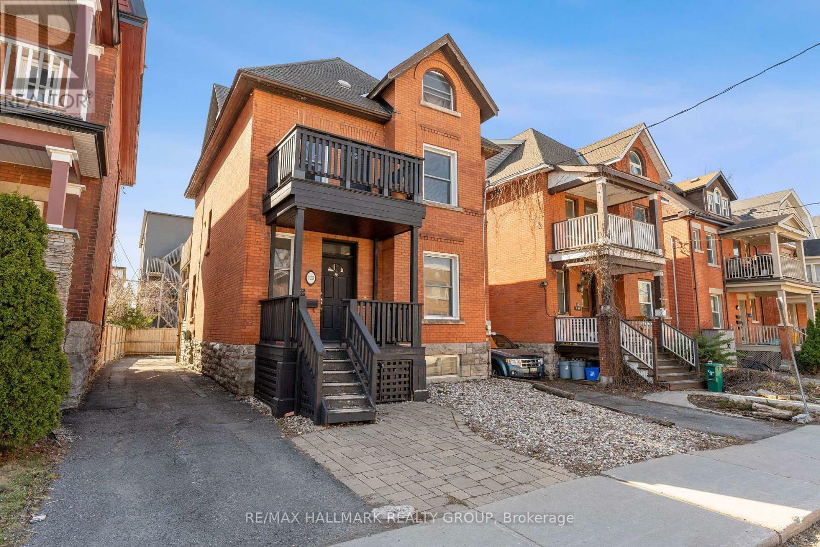 Photo de la propriété:  128 Flora Street  ON K1R 5R5 