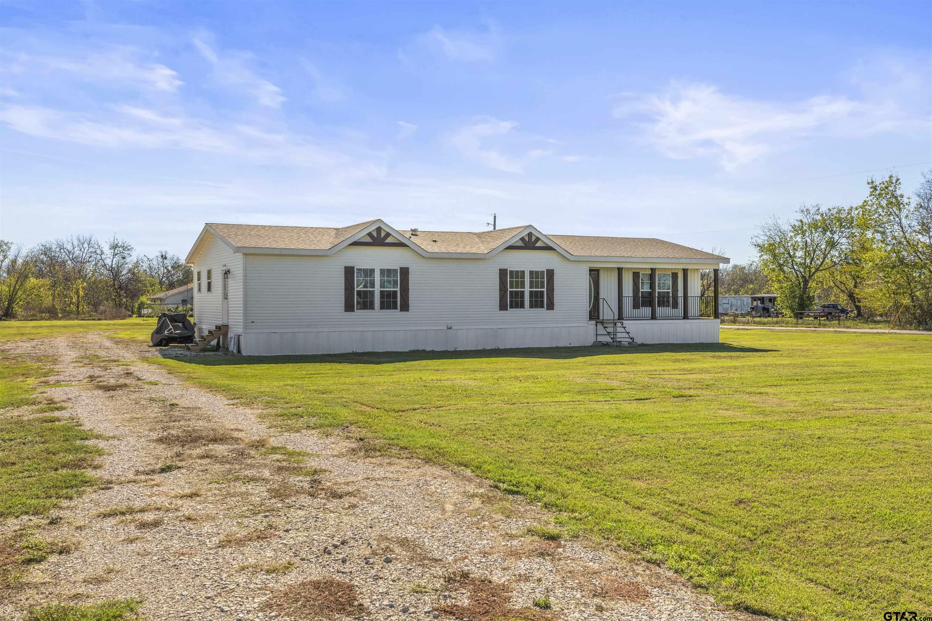 Property Photo:  263 Kirby Street  TX 75410 