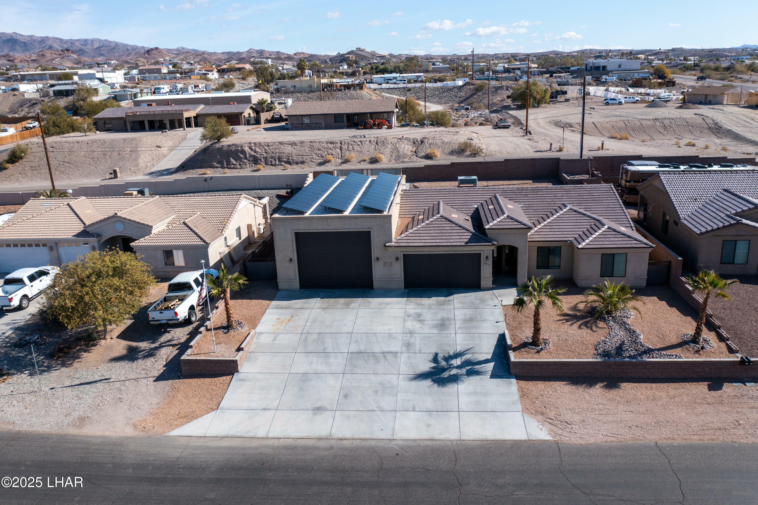 Property Photo: 3870 McCulloch Pl AZ 86406