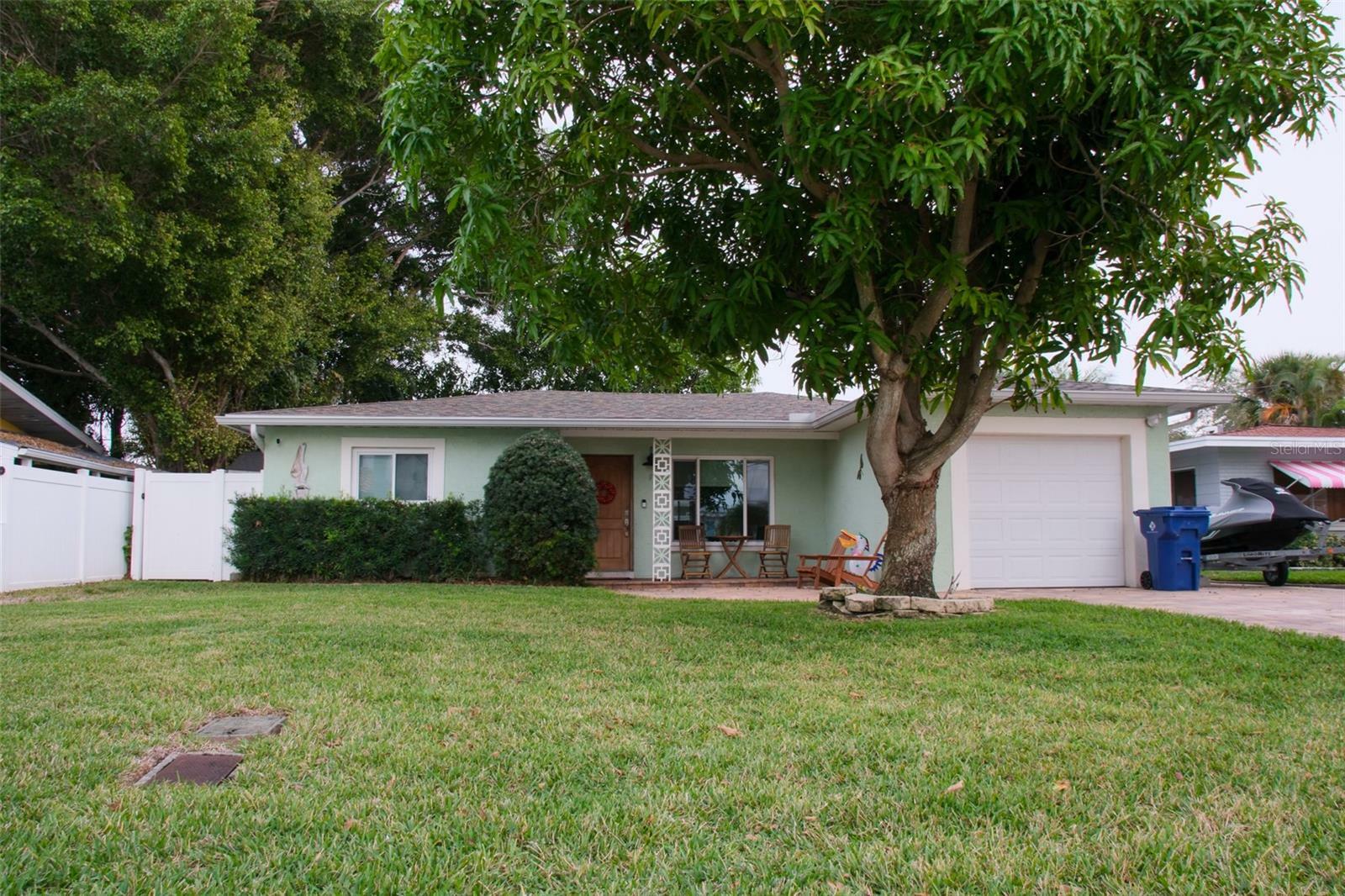 Property Photo:  1424 Corey Way S  FL 33707 