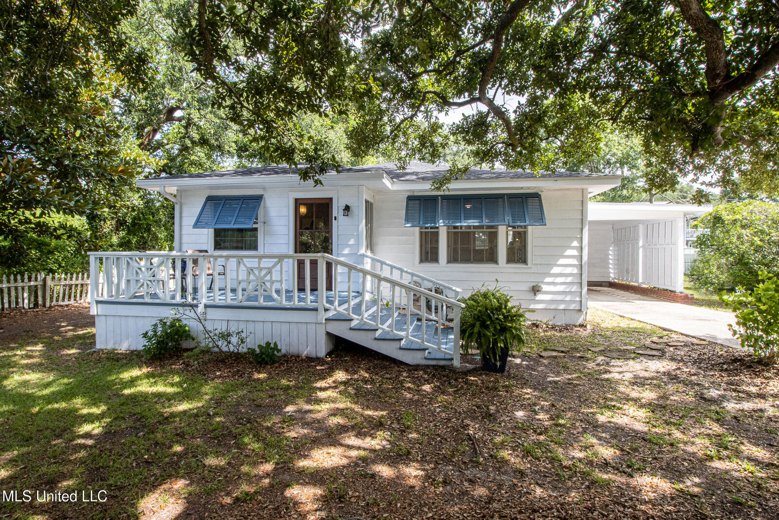 Property Photo:  2003 W 2nd Street  MS 39560 
