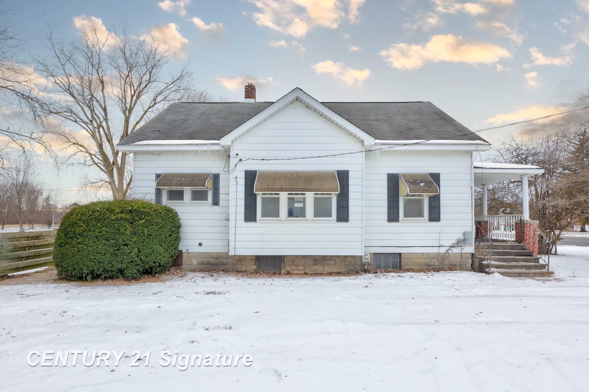 Property Photo:  2173 W Midland Road  MI 48611 