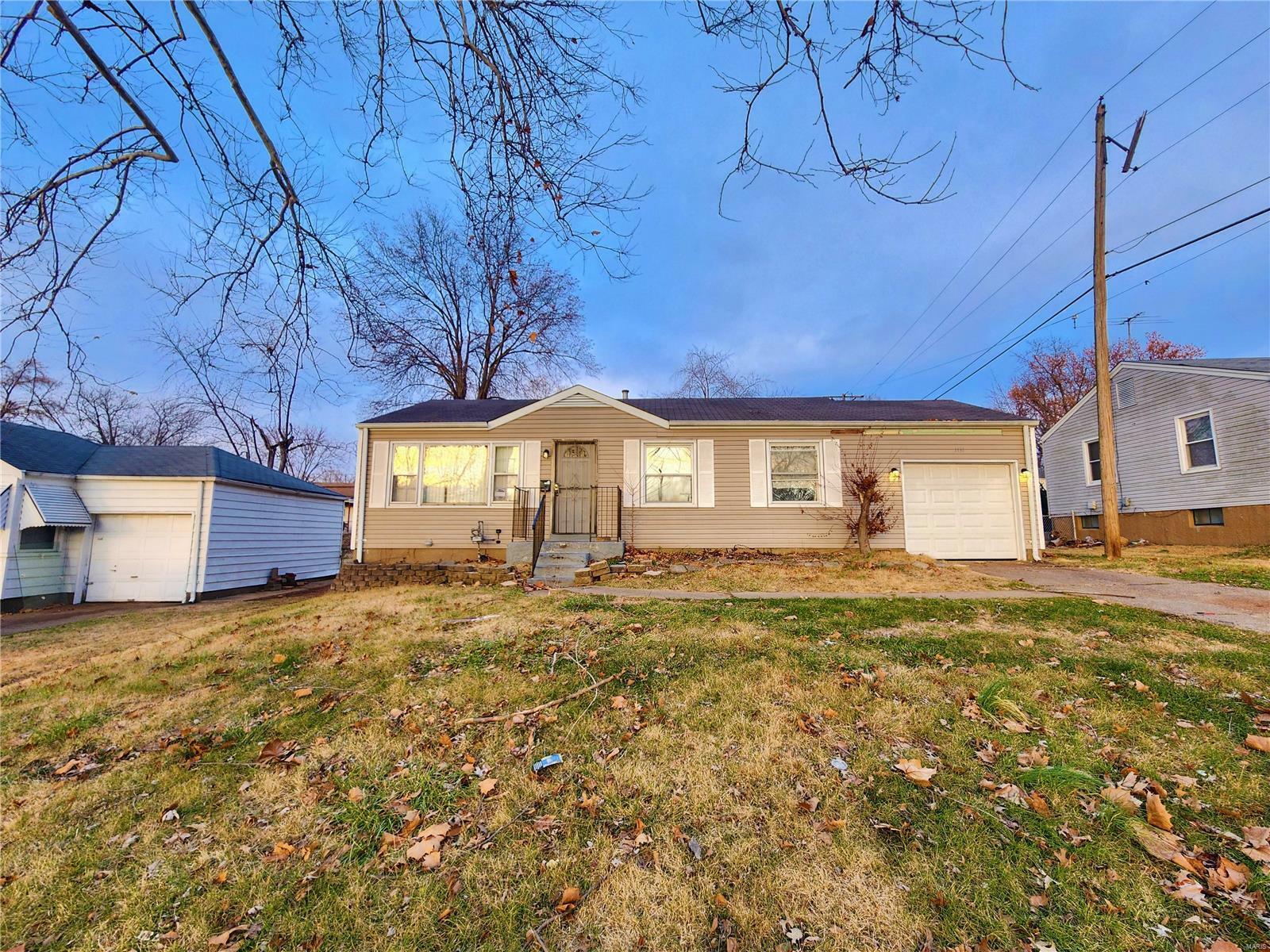 Property Photo:  1131 Roxton Drive  MO 63137 