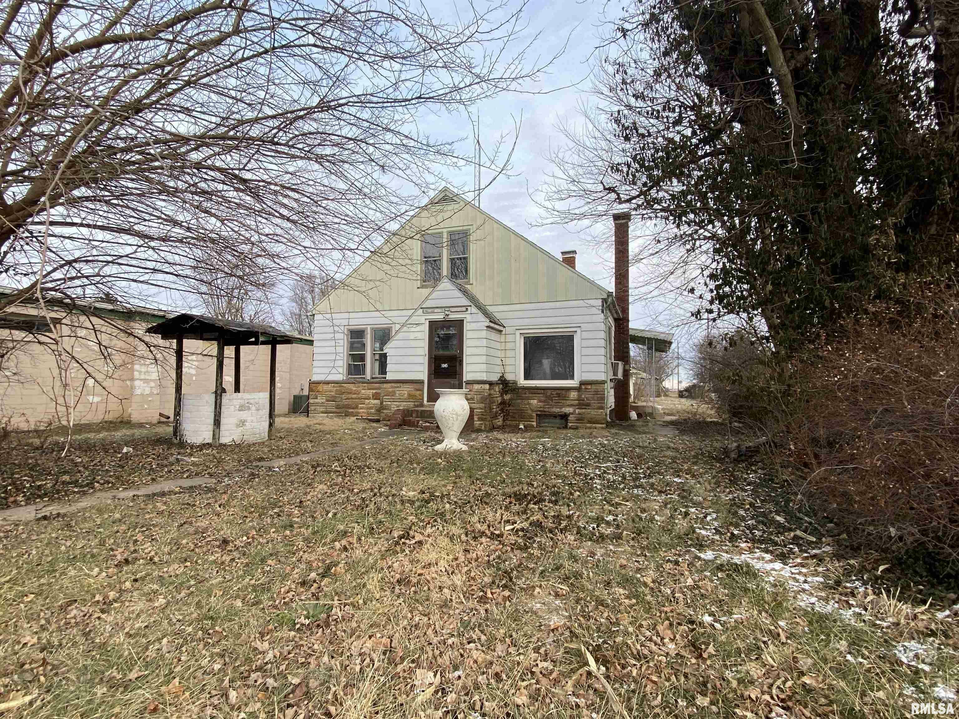 Property Photo:  1045 S 5th Avenue  IL 61520 