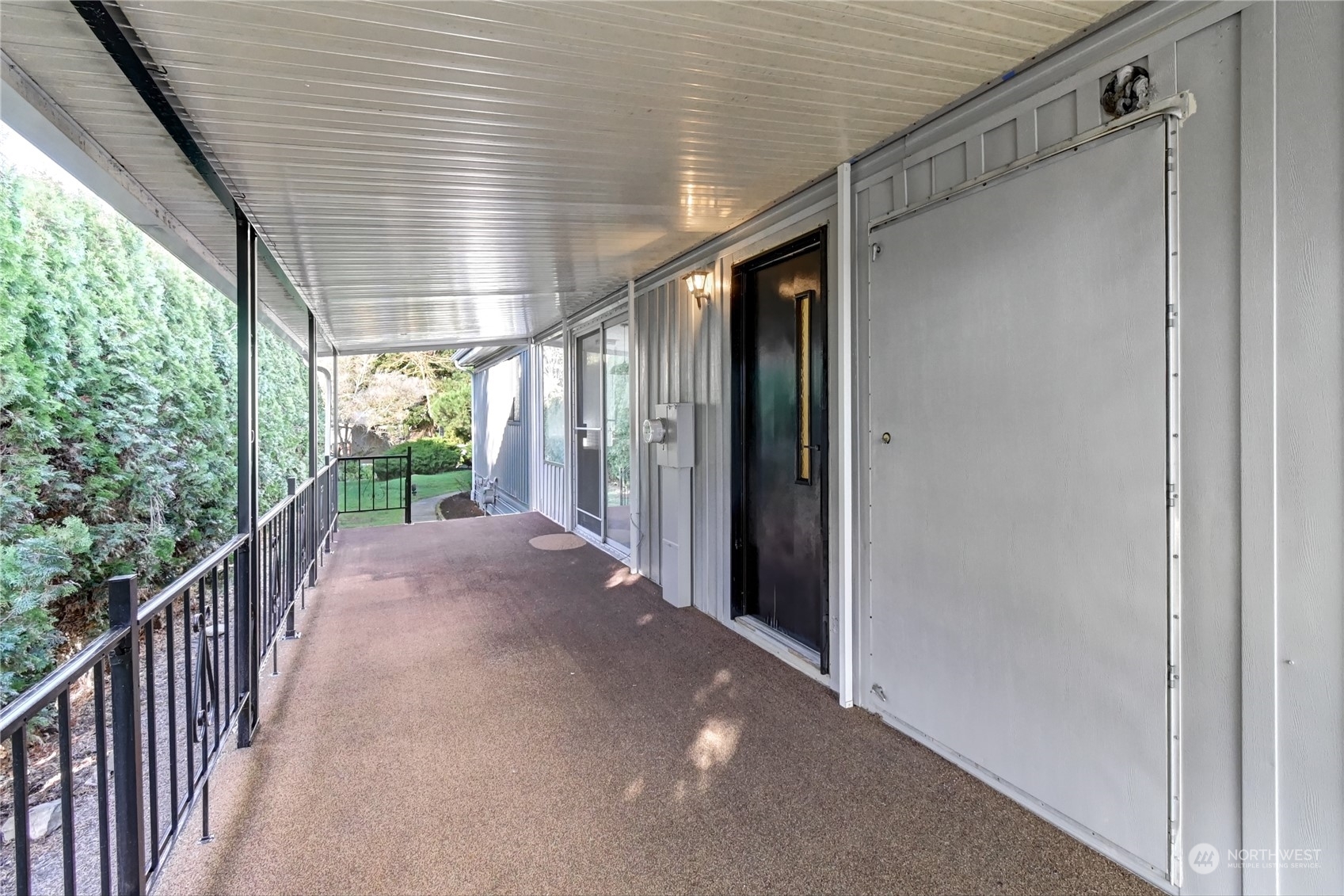 Property Photo: 12615 Hollyhills Drive NE WA 98011