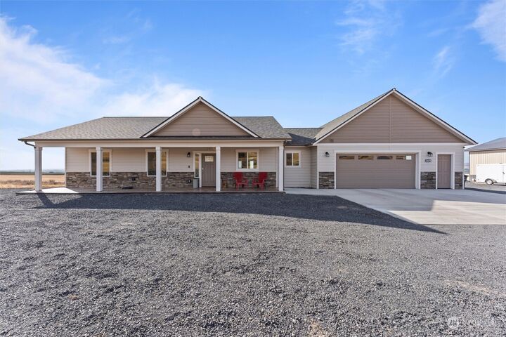 Property Photo:  13875  Rd Q  NW  WA 98848 
