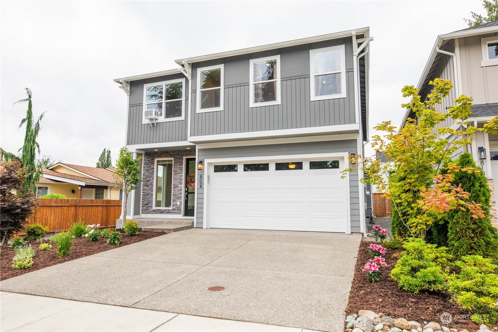 Property Photo:  804  Lincoln Avenue  WA 98290 