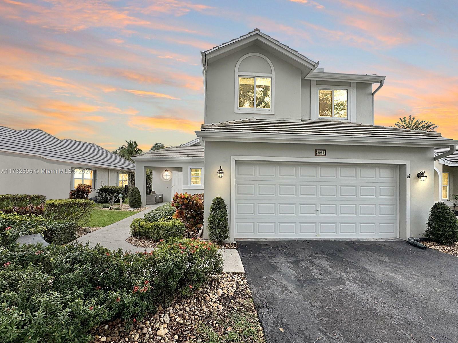 Property Photo: 2985 Myrtle Oak Cir FL 33328