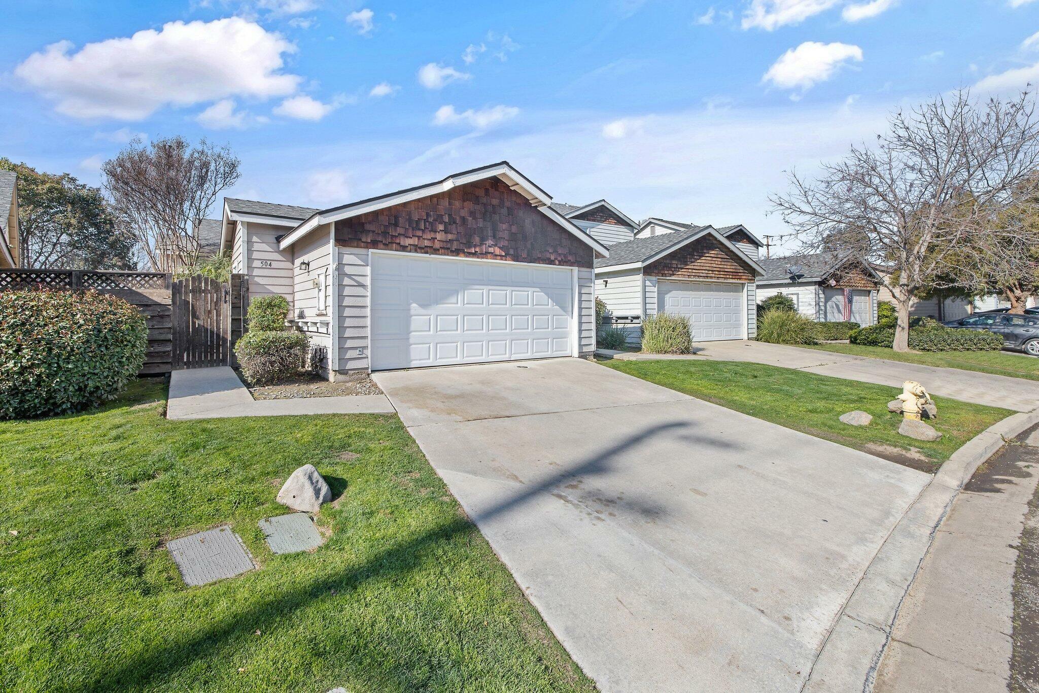 504 N Velie Drive  Visalia CA 93292 photo