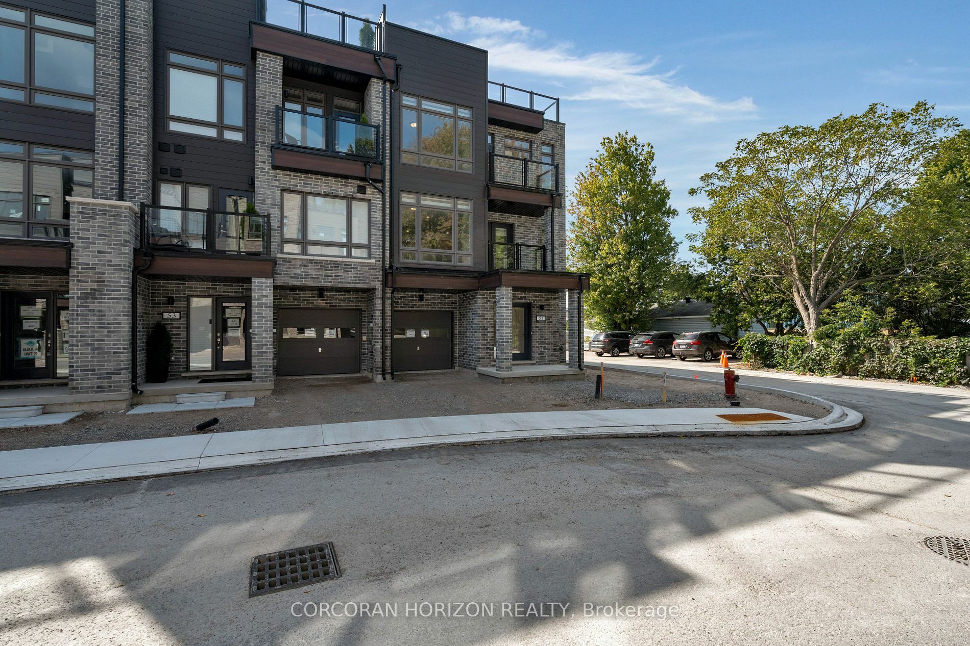 Property Photo: 51 Wyn Wood Lane ON L3V 8P7