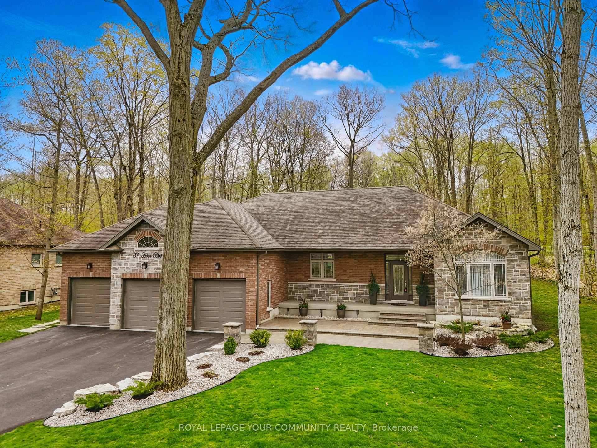 Property Photo: 37 Heron Boulevard ON L0L 1Y3