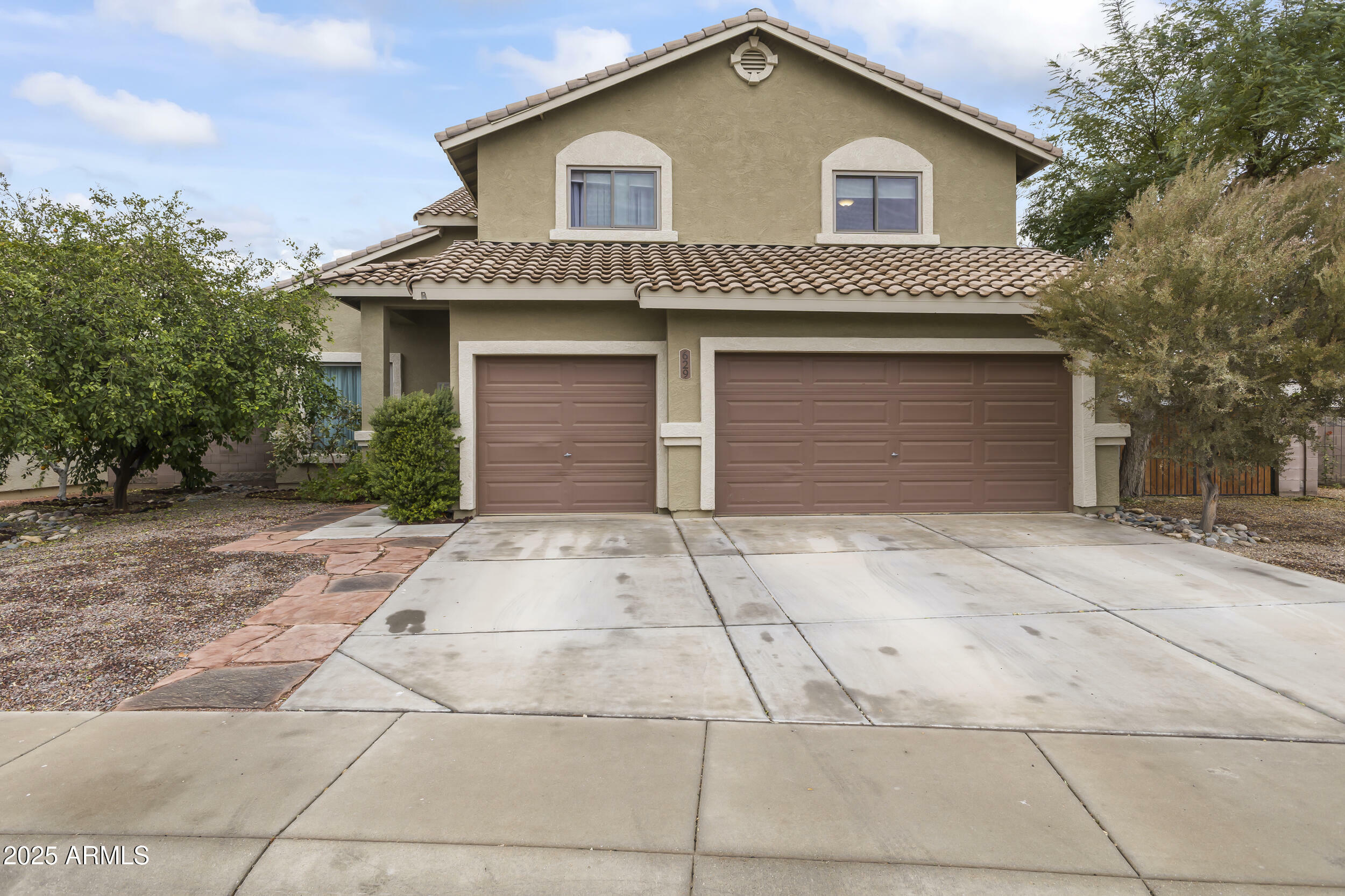 Property Photo:  629 E Palo Verde Street  AZ 85122 