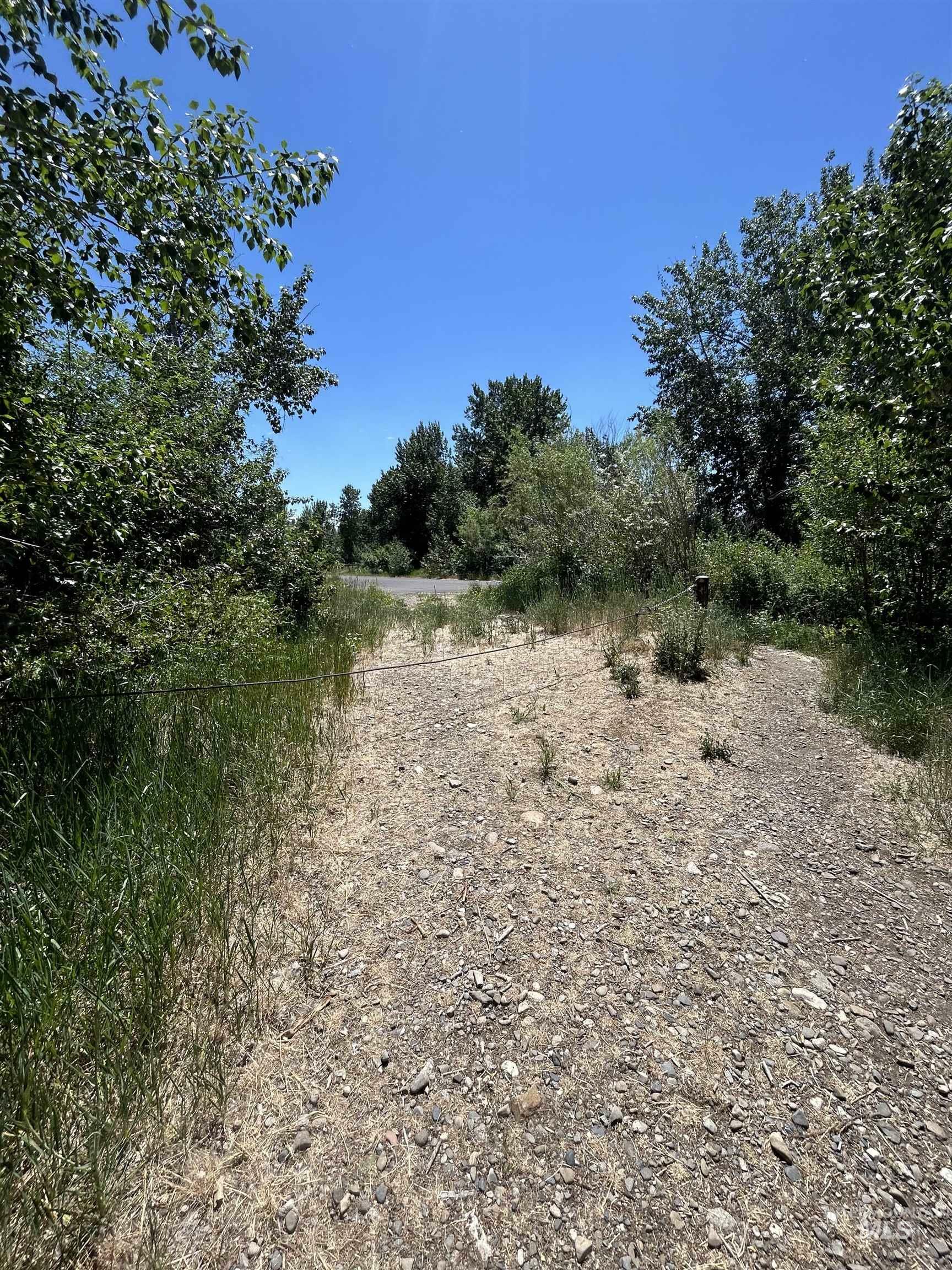 Property Photo:  600 Riverside Dr  ID 83313 