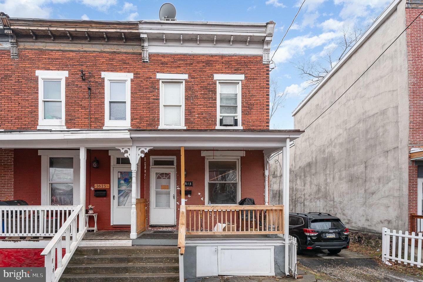 1613 Carnation Street  Harrisburg PA 17103 photo