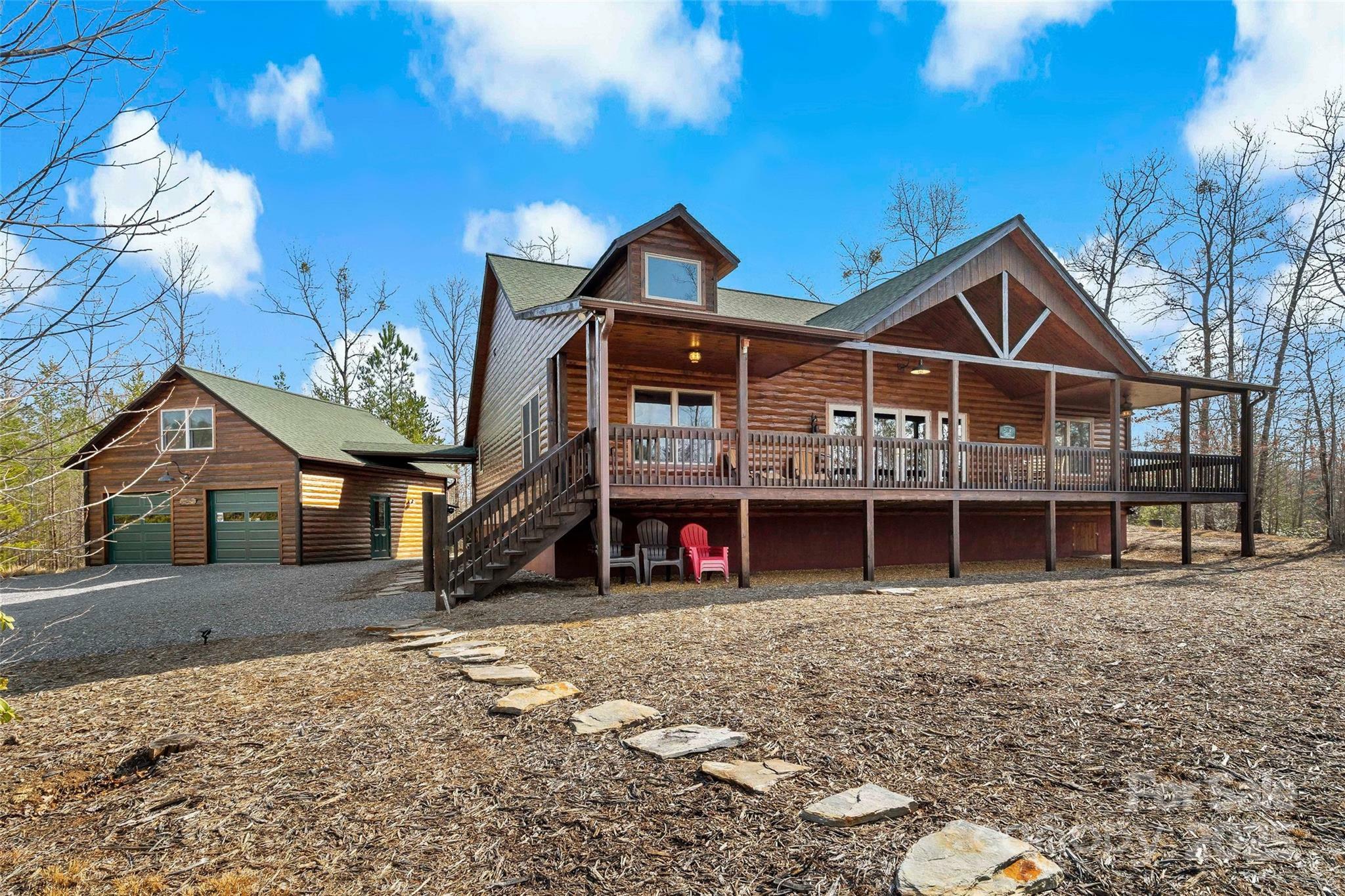 Property Photo: 62 N Bear Cliff Drive NC 28761