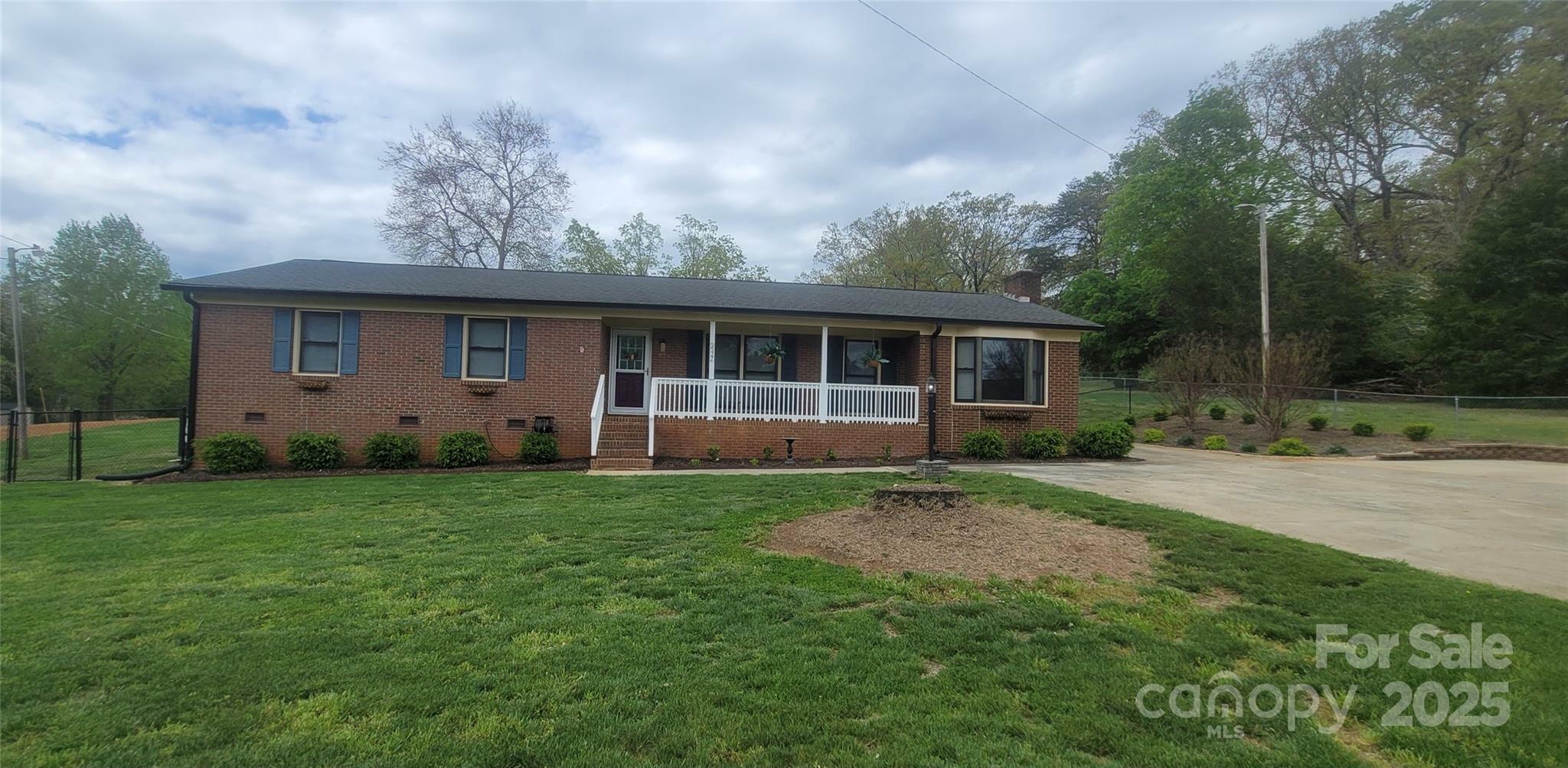 5527 Dallas High Shoals Hwy Highway  Dallas NC 28034 photo