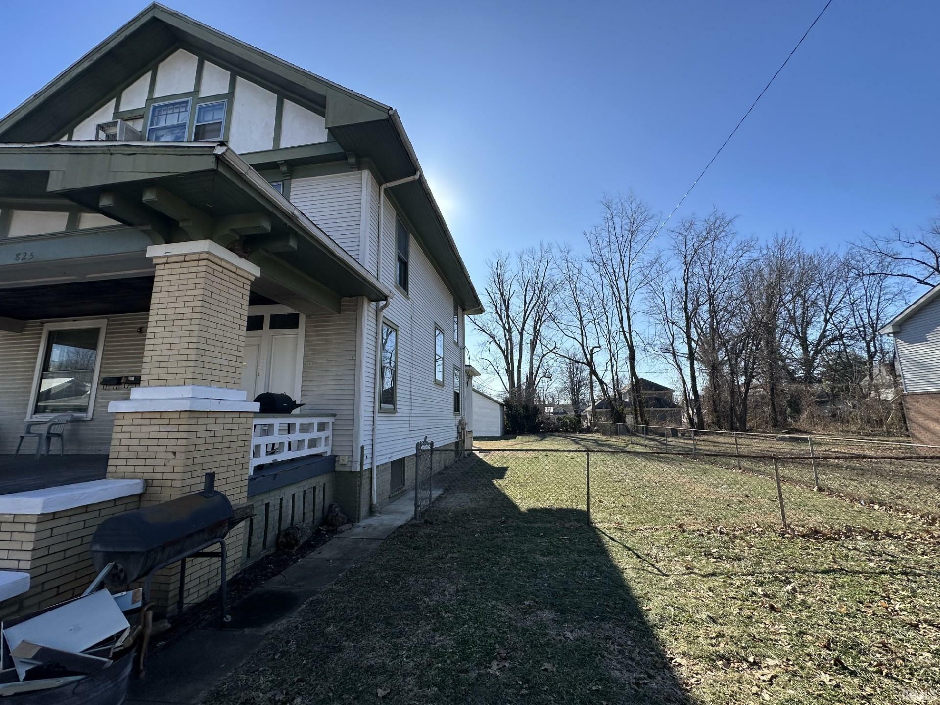 Property Photo:  825 E Blackford Avenue  IN 47713 