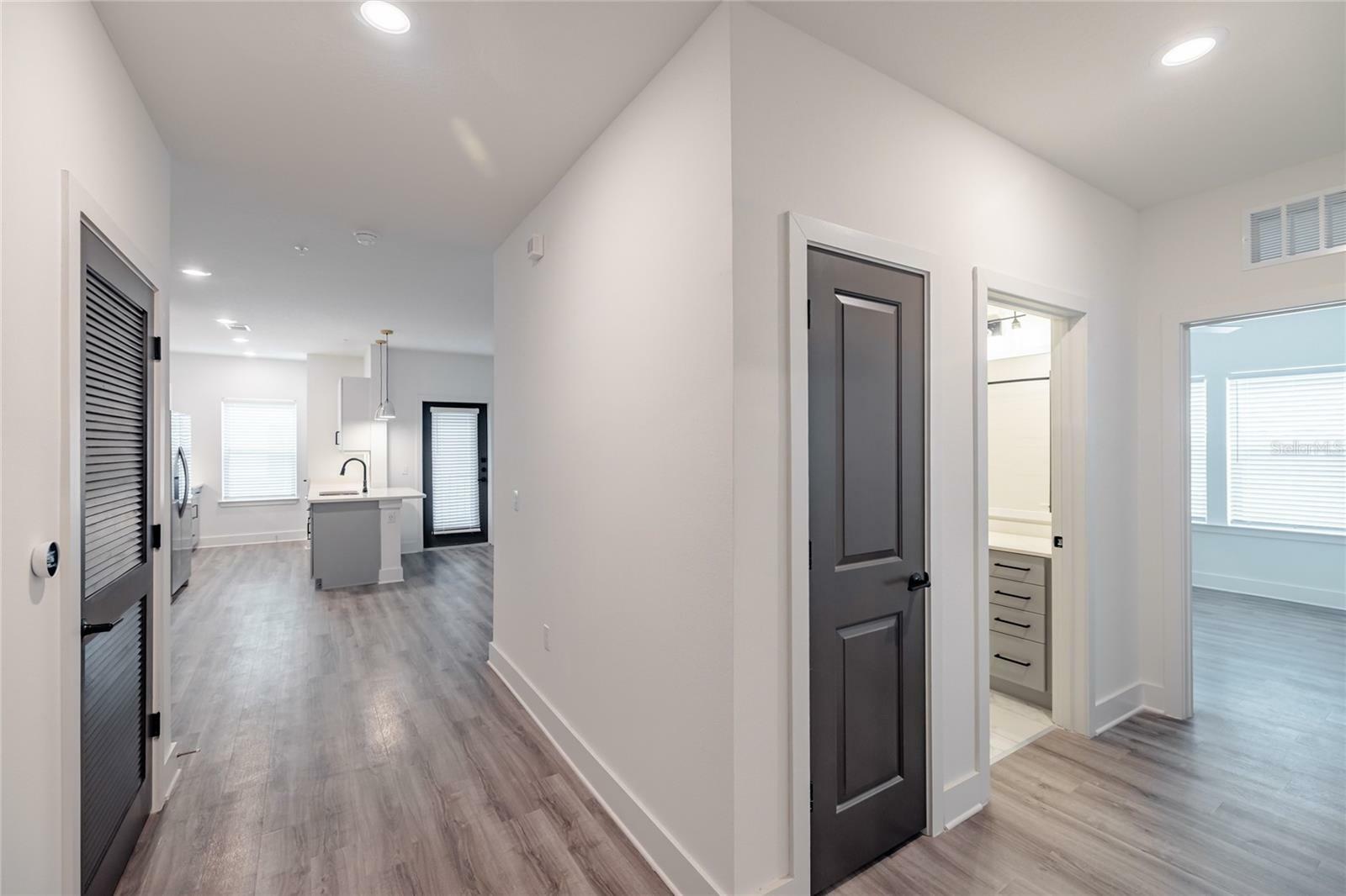 Property Photo: 1420 Lakefront Drive 7211 FL 34240
