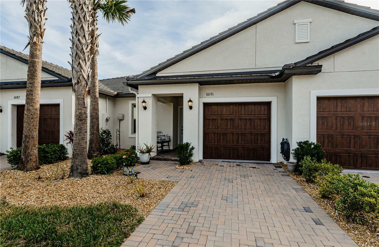 Property Photo:  10191 Echo Dock Loop  FL 33576 