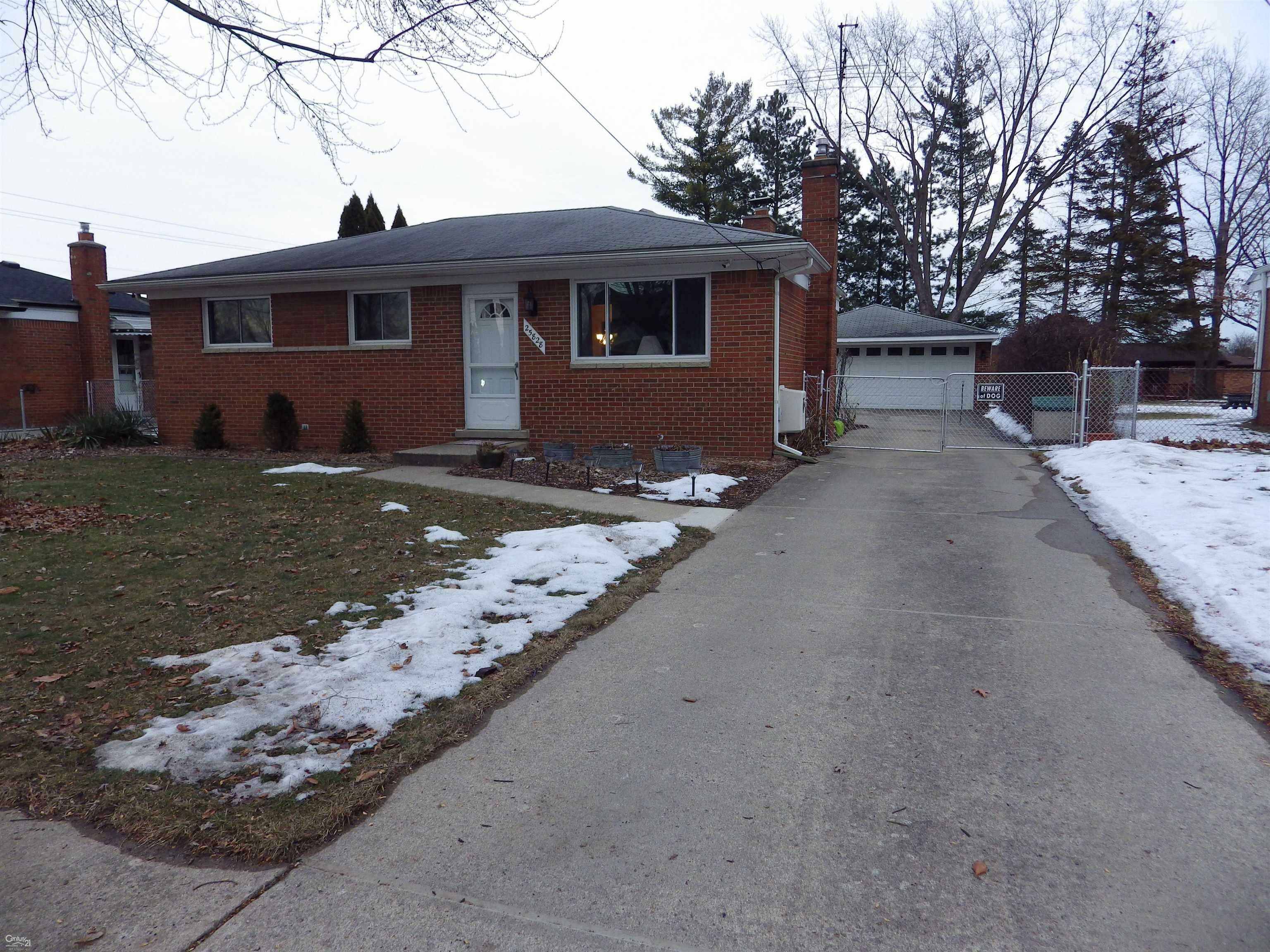 Property Photo:  25828 Pine View Avenue  MI 48091 