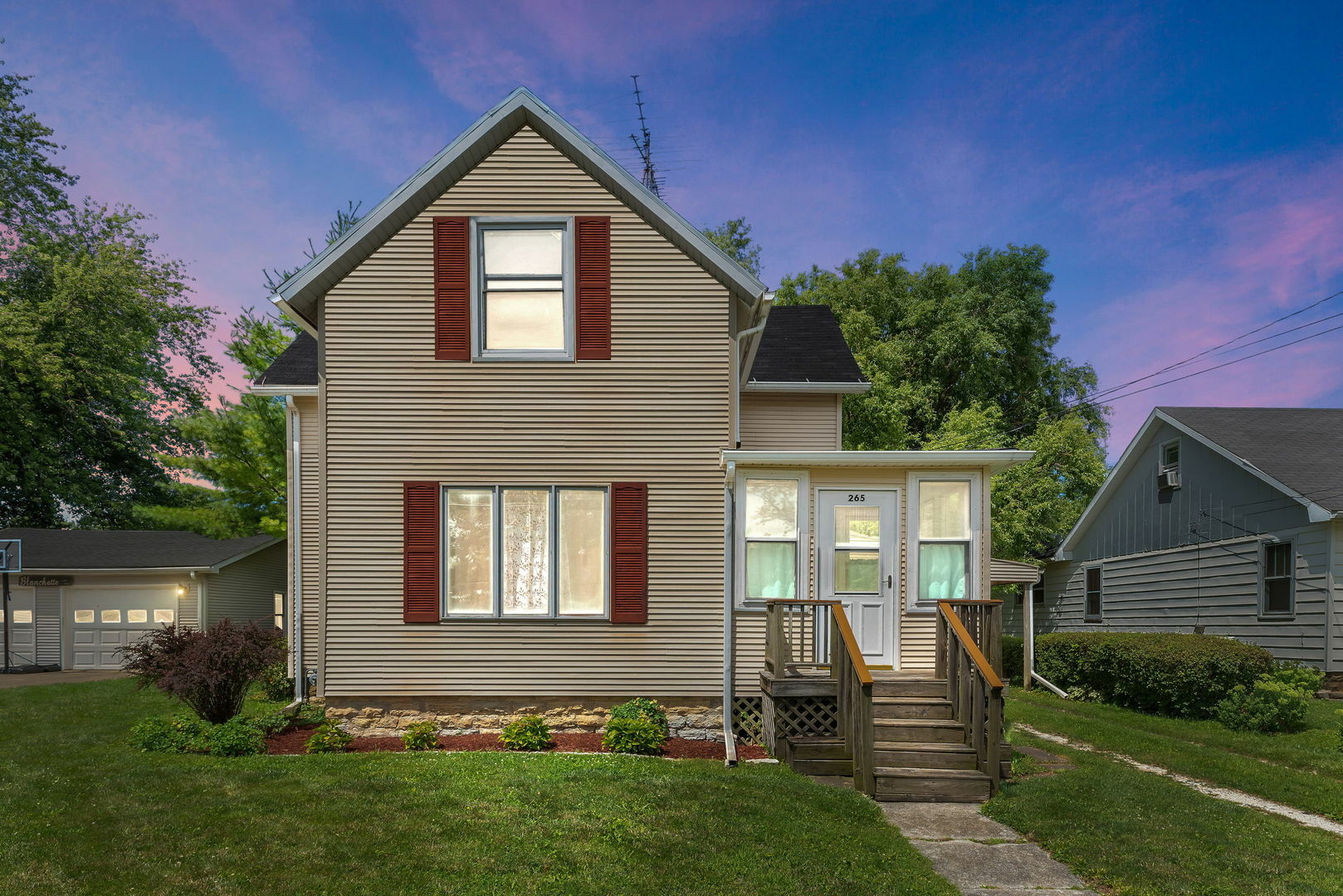 Property Photo:  265 W Guertin Street  IL 60964 