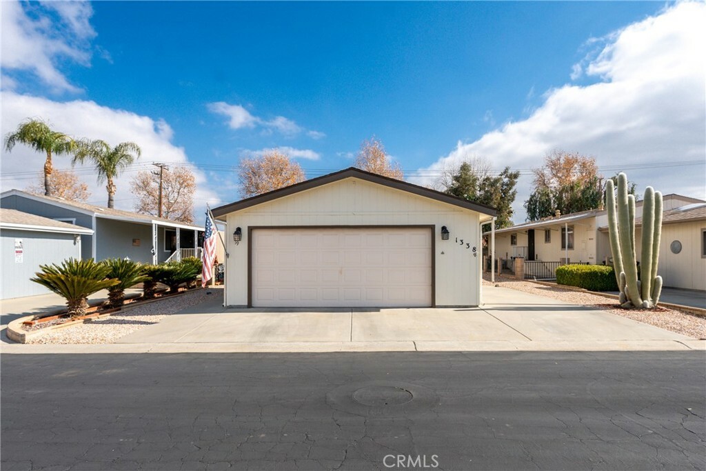 Property Photo:  1338 Bishop Drive  CA 92545 