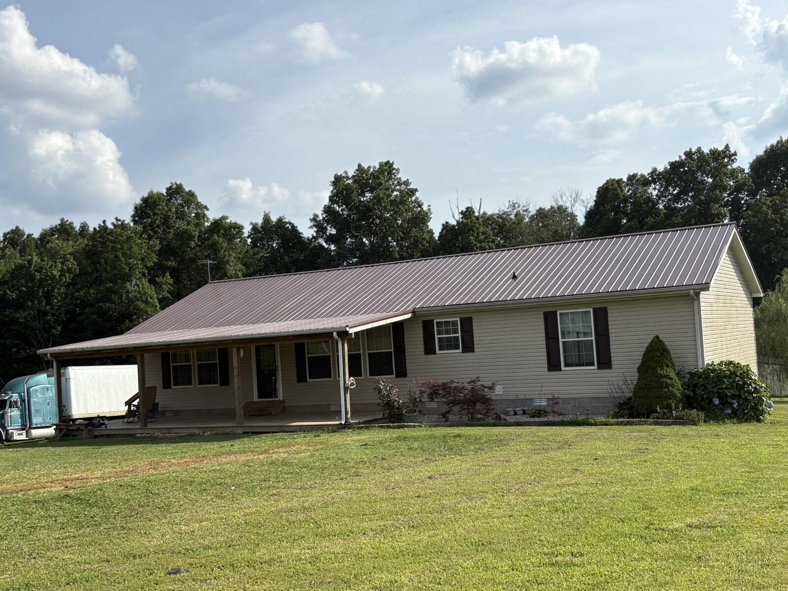 Property Photo: 239 Calvert Ridge Rd TN 37186