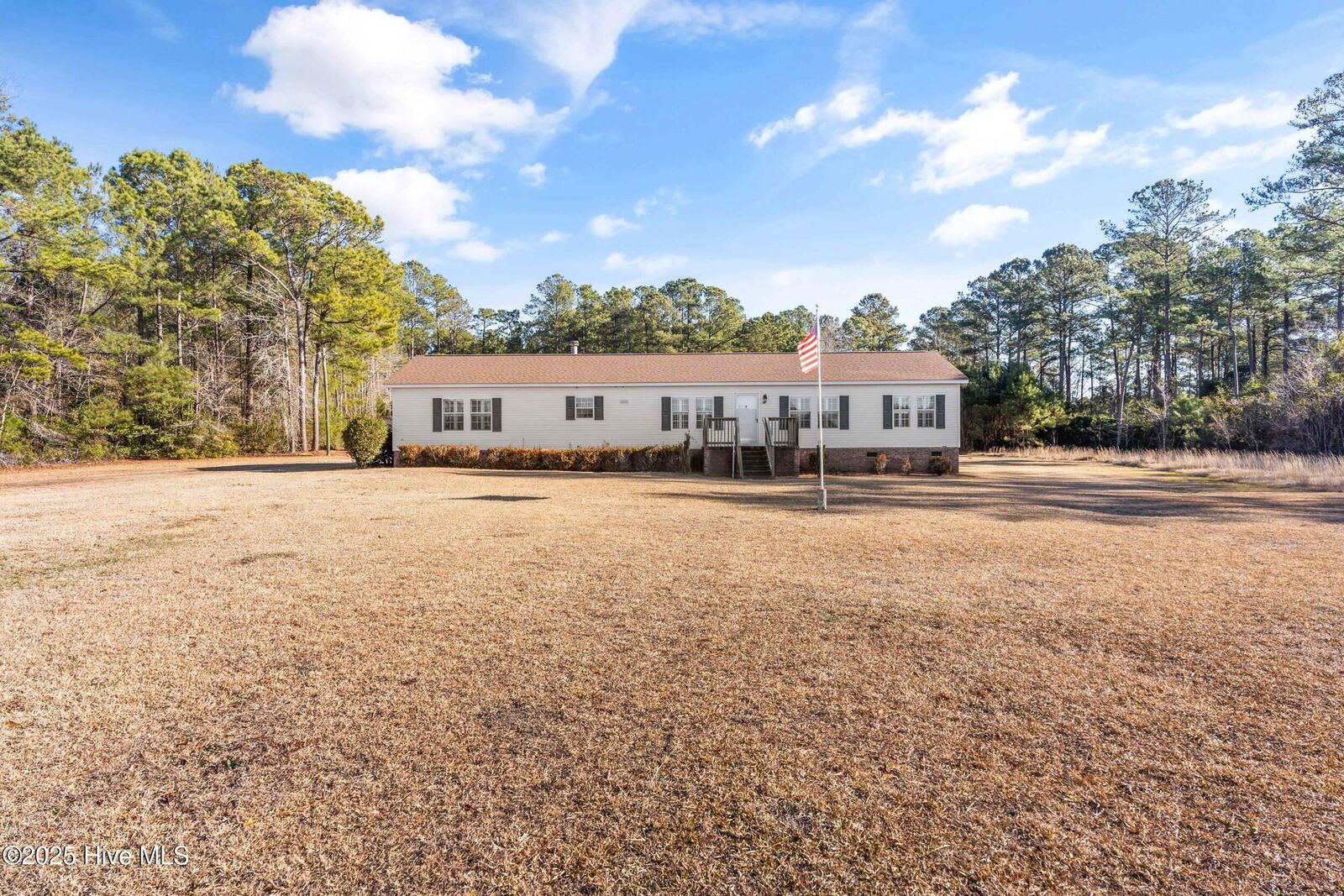 Property Photo: 325 Nelson Road NC 28454