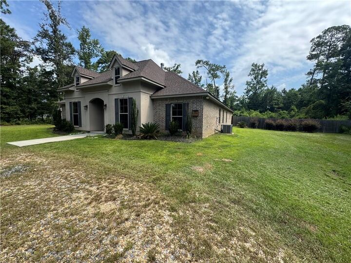 Property Photo: 29235 Highway 40 LA 70431