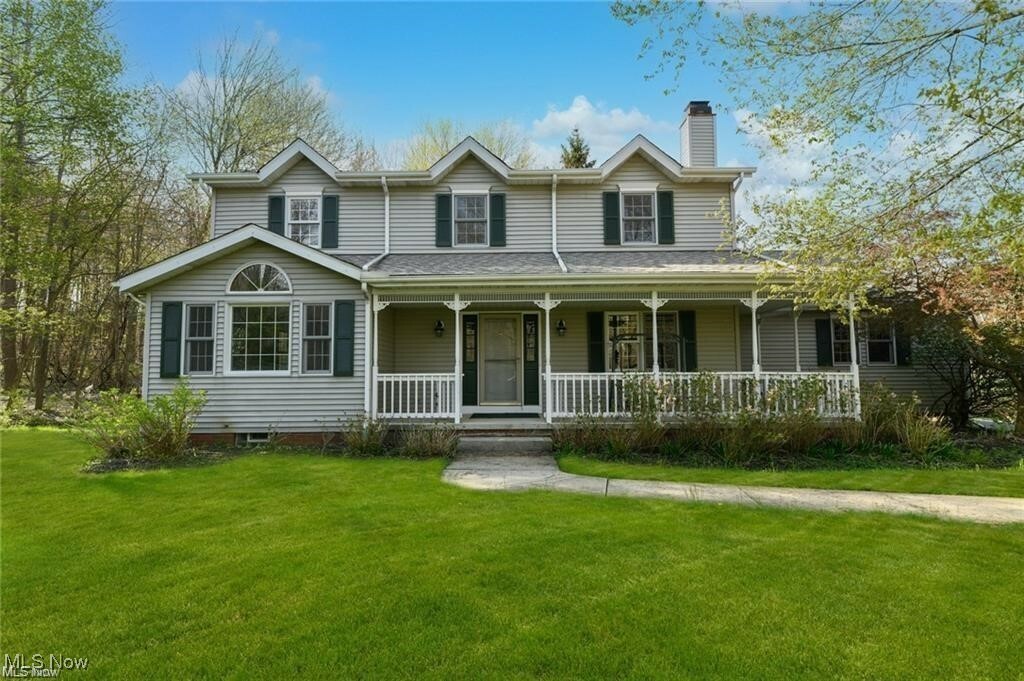 Property Photo: 17805 Settlers Trail OH 44023