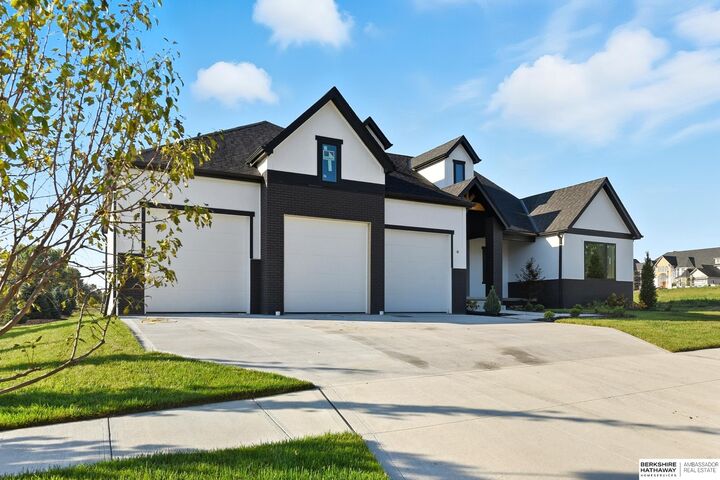 Property Photo: 2501 S 224 Street NE 68022