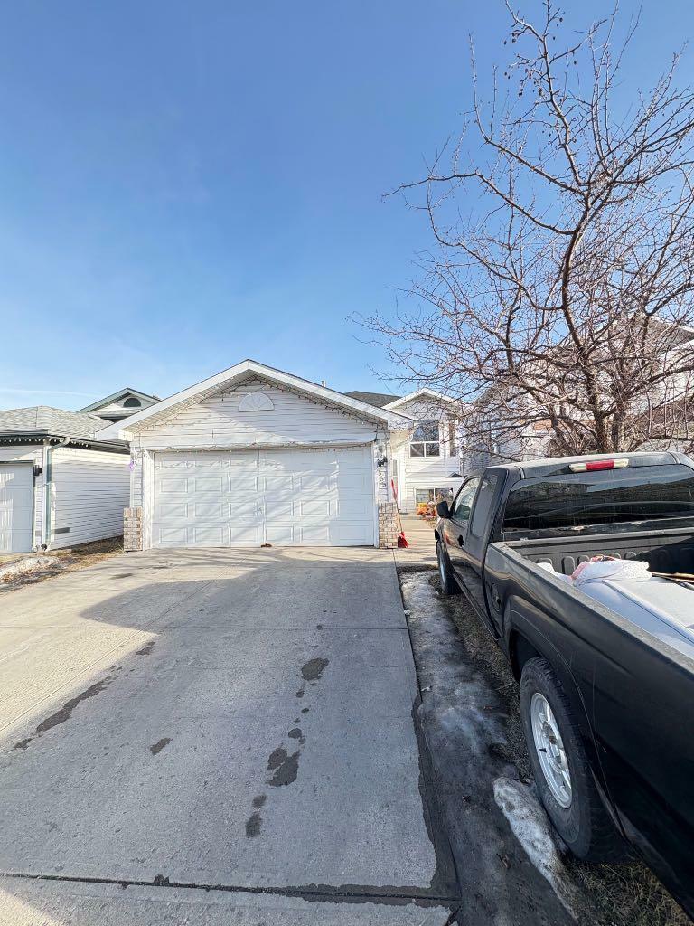 335 Applewood Drive SE  Calgary AB T2A 7S8 photo