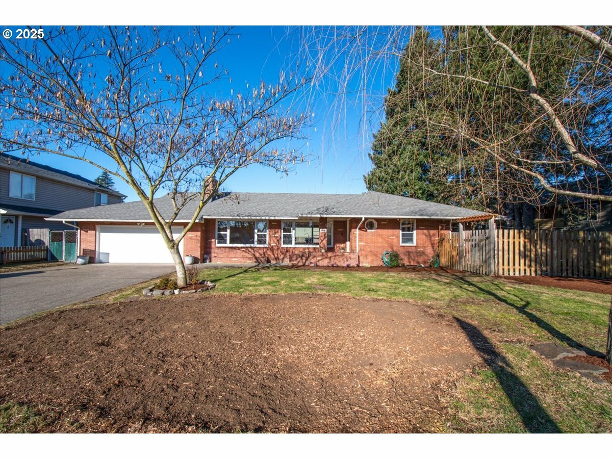 Property Photo: 13516 NE 72nd St WA 98682