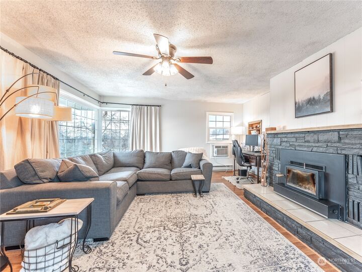 Property Photo: 1753 Gary Street NE WA 98802