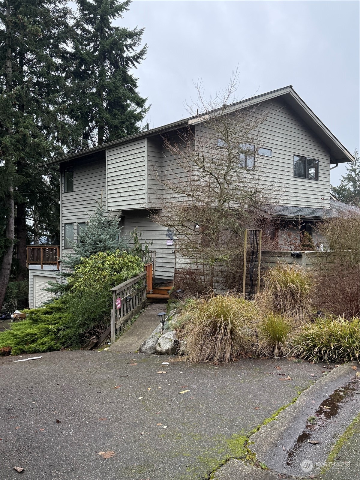 Property Photo:  2255  120th Place SE  WA 98005 