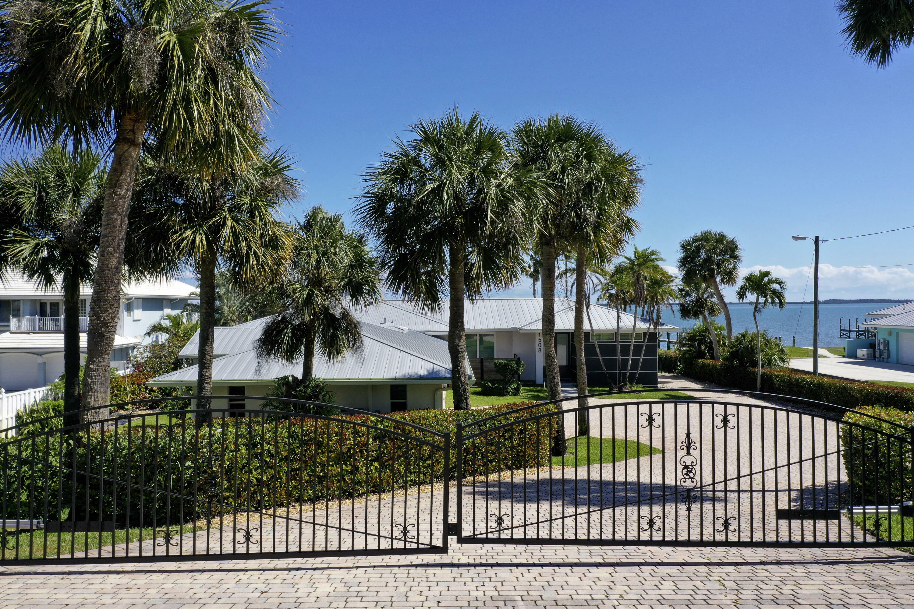 Property Photo: 1508 S Indian River Drive FL 34950