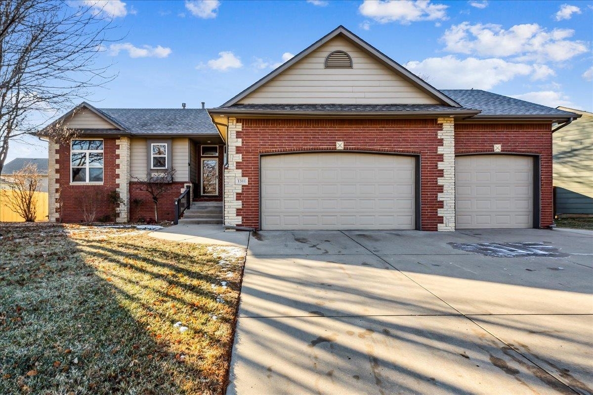 Property Photo:  1311 E Rushwood Dr  KS 67037 