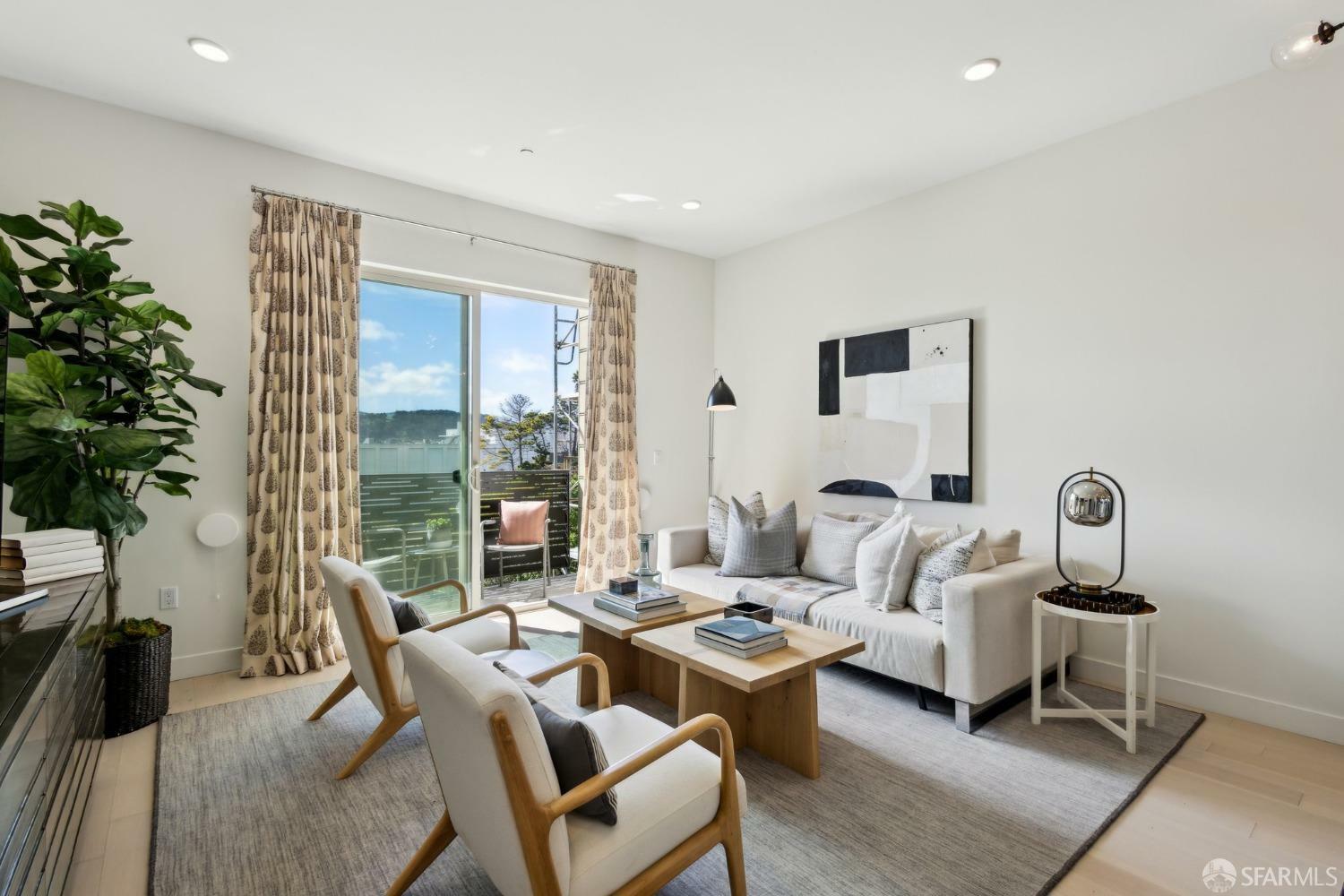 Property Photo: 81 Kirkwood Avenue CA 94124