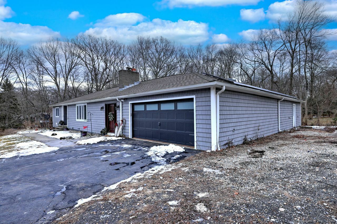 Property Photo:  4 Burma Road  CT 06525 