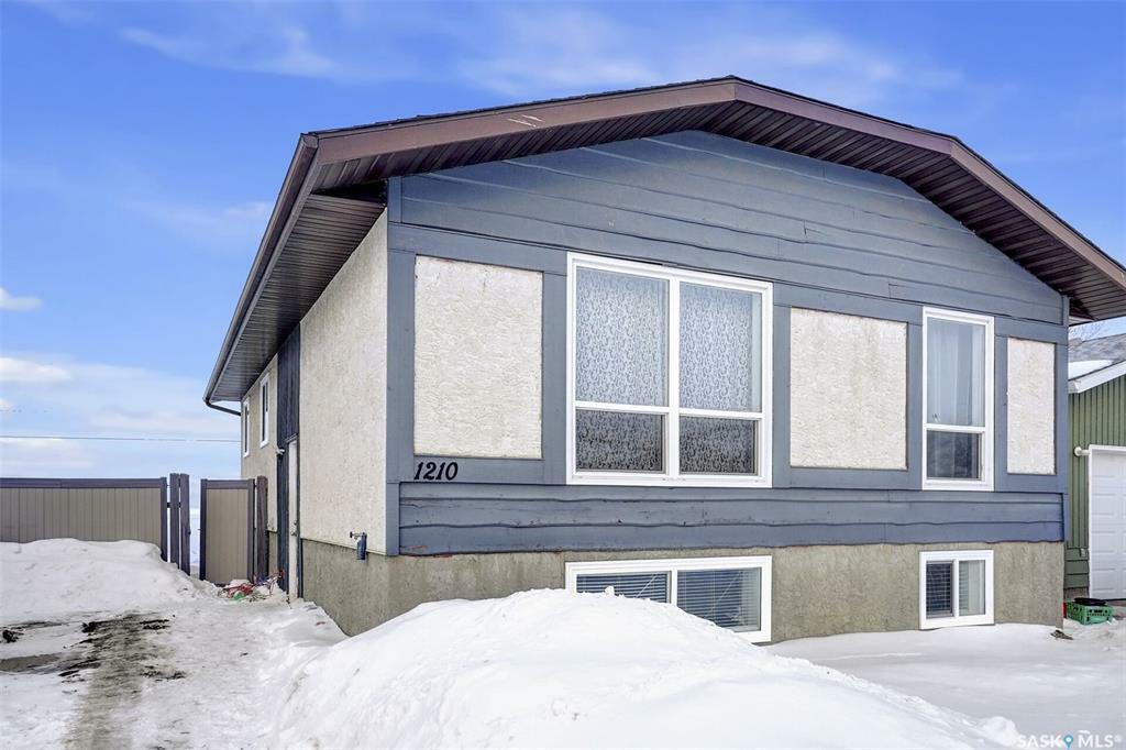 Property Photo:  1210 Butterfield Crescent  SK S4X 3X1 