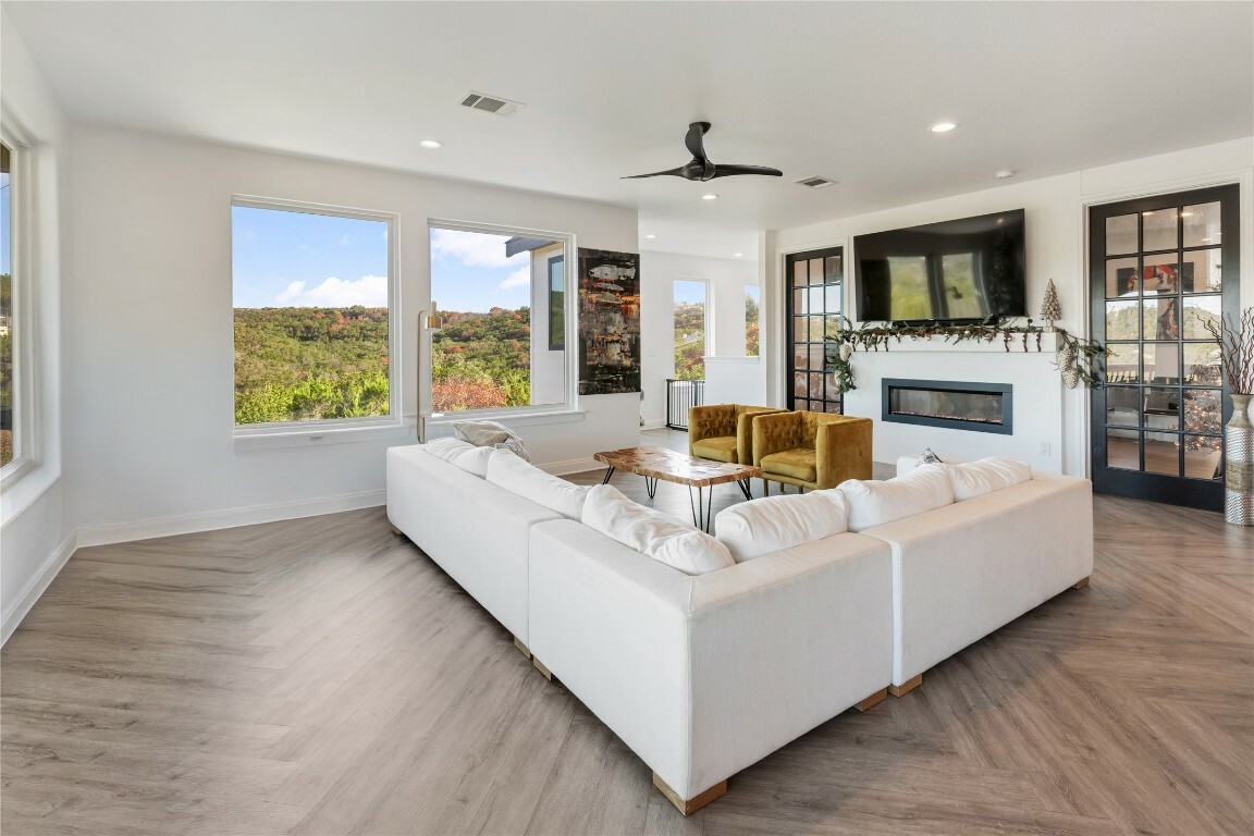 Property Photo: 6200 Valleyview Drive TX 78645