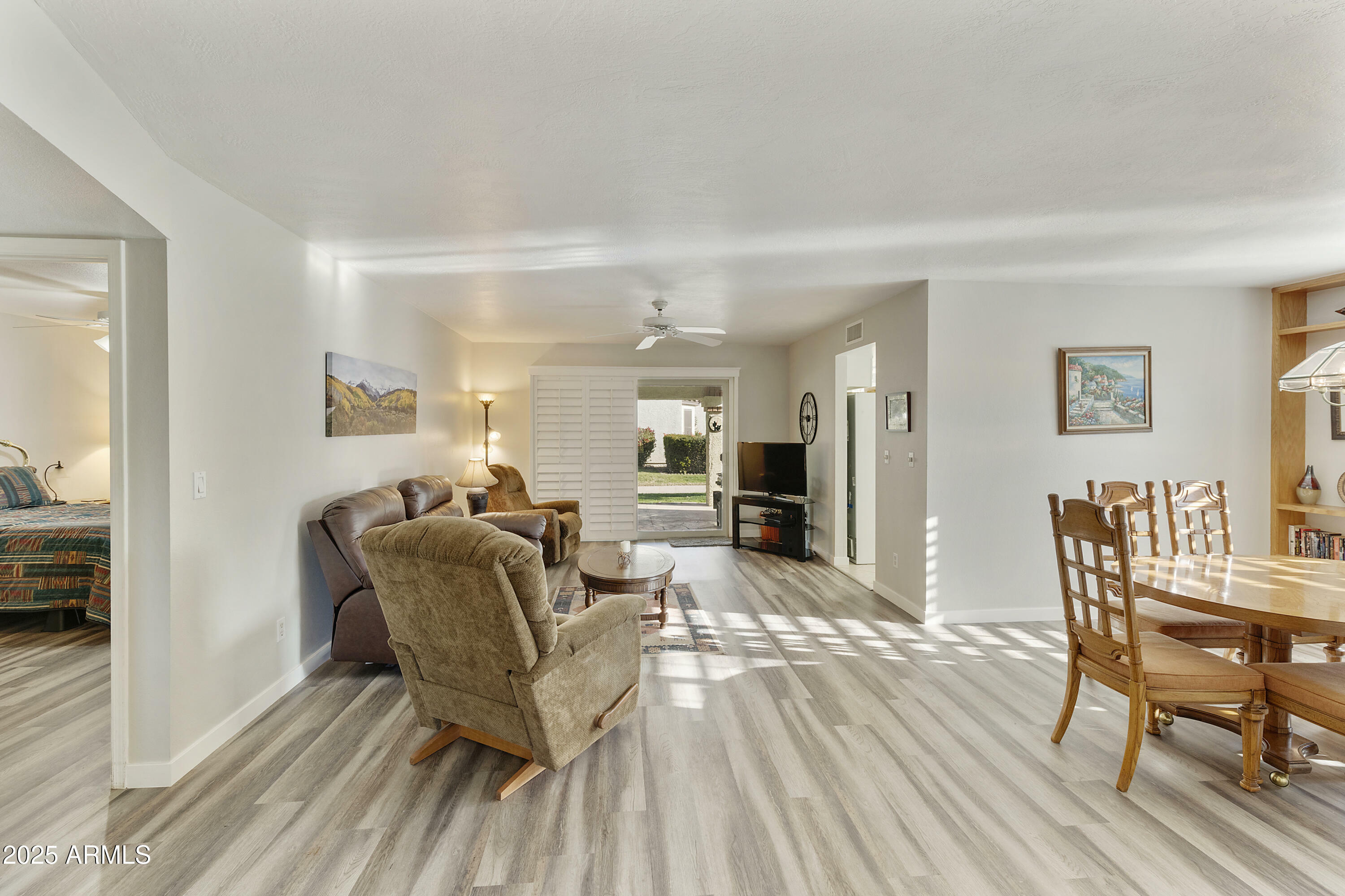 Property Photo: 663 S Saguaro Way AZ 85208